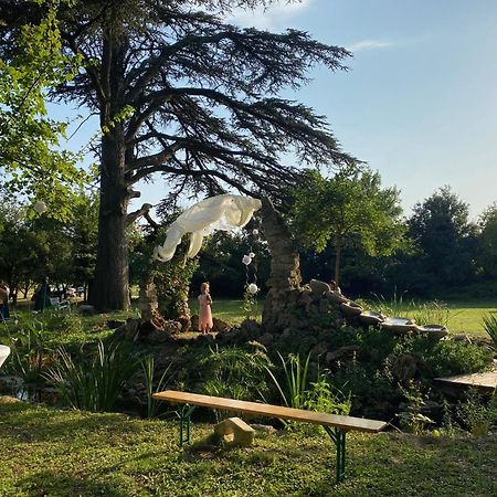 Ourches Domaine Des Chabriers B&B 외부 사진