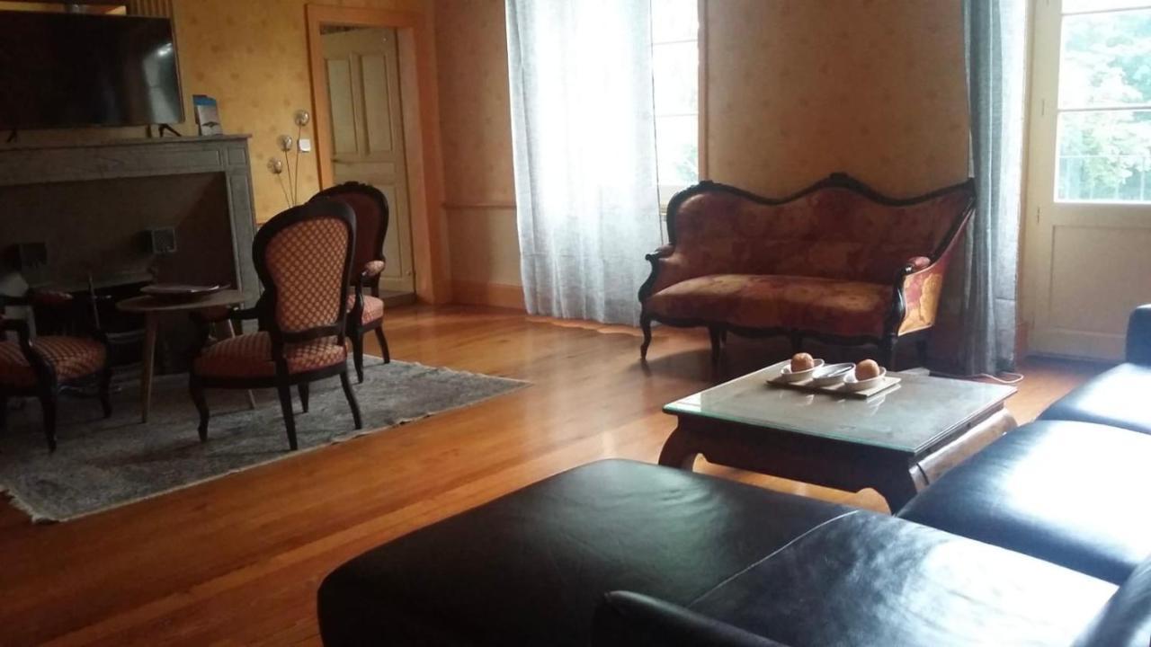 Ourches Domaine Des Chabriers B&B 외부 사진