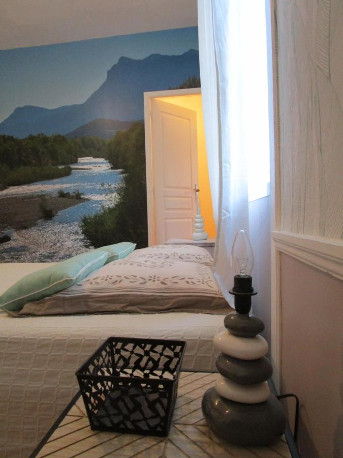 Ourches Domaine Des Chabriers B&B 외부 사진