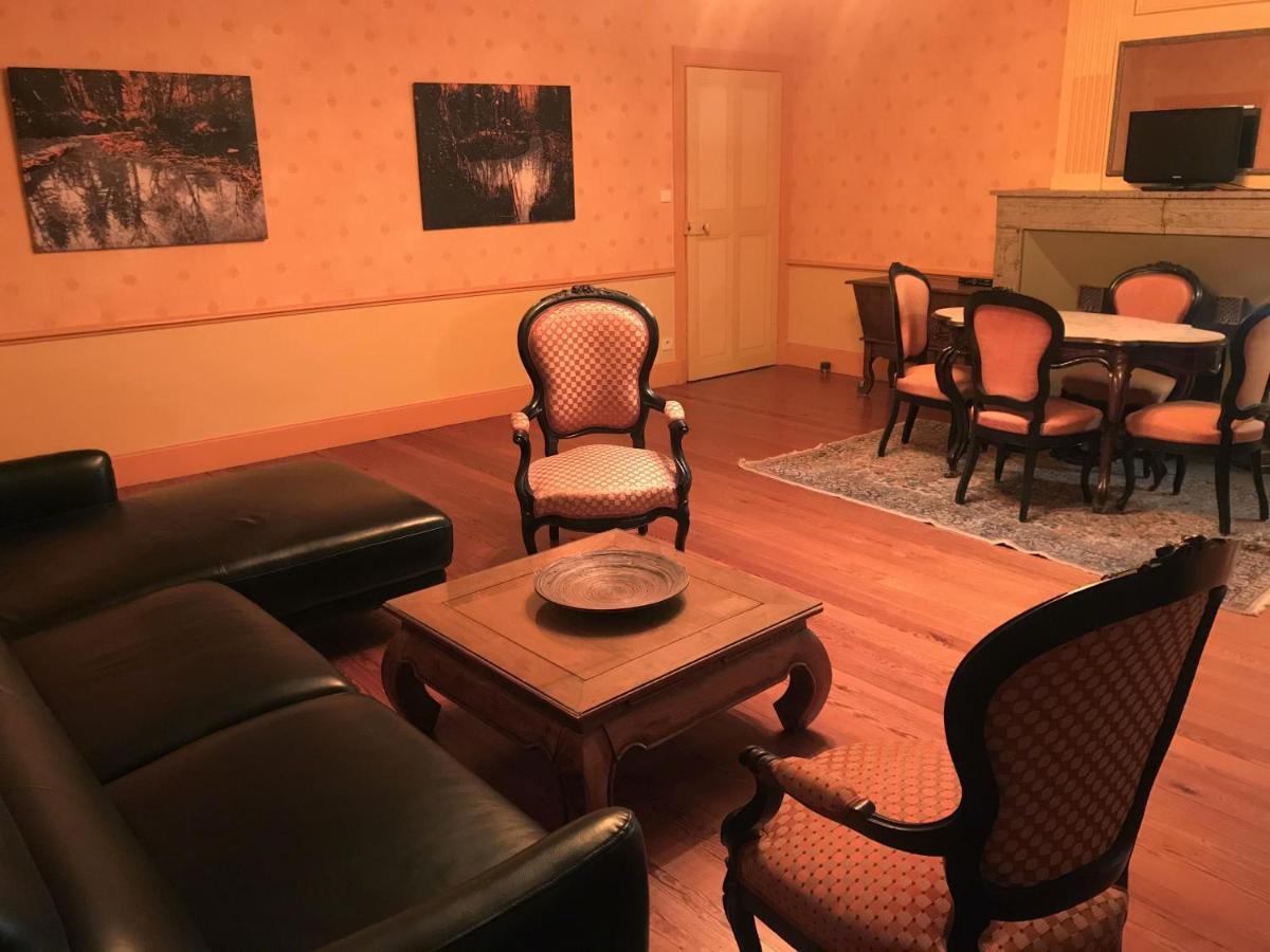 Ourches Domaine Des Chabriers B&B 외부 사진