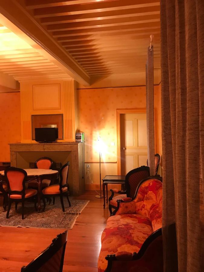 Ourches Domaine Des Chabriers B&B 외부 사진