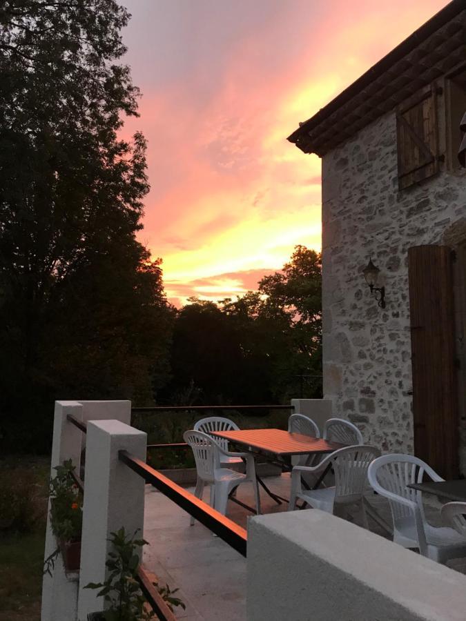 Ourches Domaine Des Chabriers B&B 외부 사진